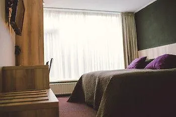 雨果·德弗里斯公园酒店 3*