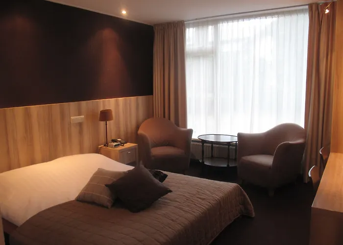 Parkhotel Hugo De Vries Hotell 3*